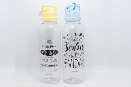 Botellitas con frases inspiradoras, ideales para llevar al gimnasio, $89 cada una, Magneto.