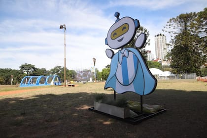 Boti, el chat por WhatsApp de la ciudad, está presente en el predio; por esa vía se podrán consultar los horarios y las actividades