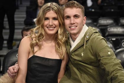 Bouchard en la cita con su seguidor de Twitter