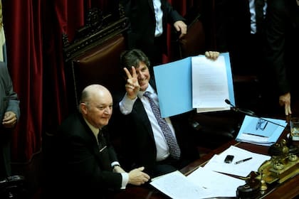 Boudou, al celebrar la aprobación de la ley sobre YPF