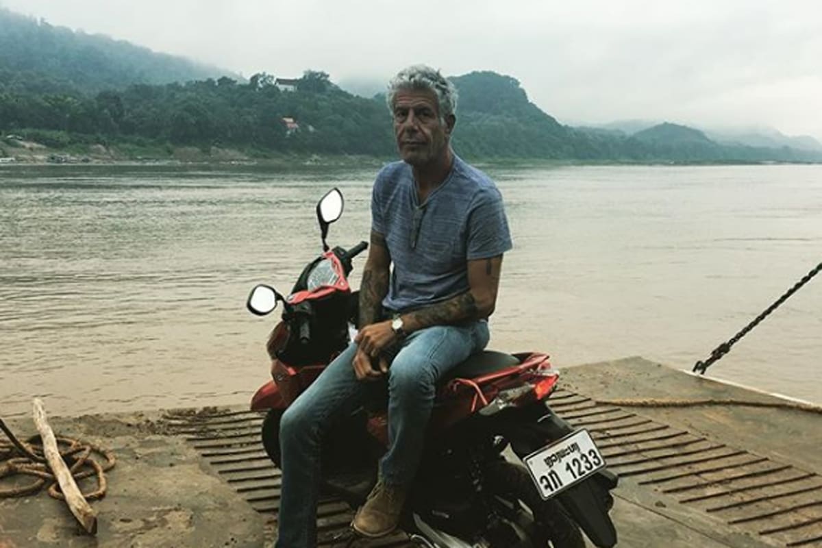 Bourdain en Laos. Foto: Instagram