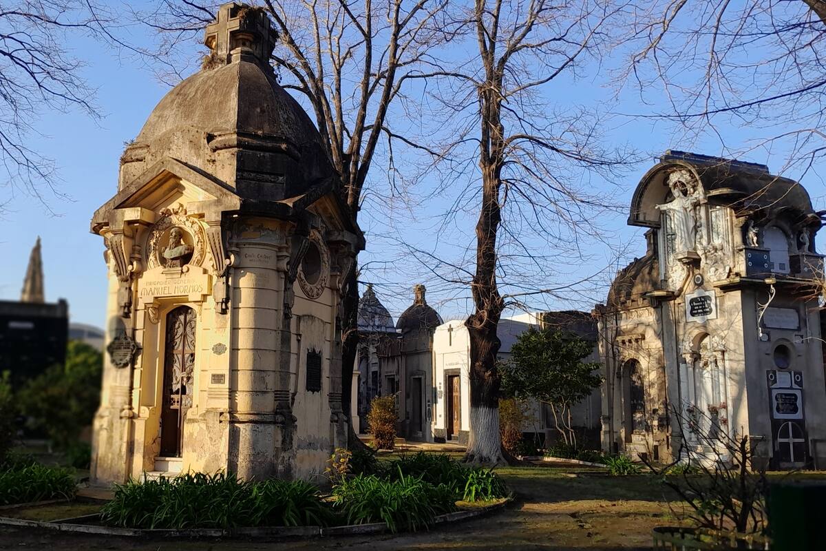 Bóveda en la que descansan los restos del brigadier general Manuel Hornos en el centro del cementerio municipal de La Plata