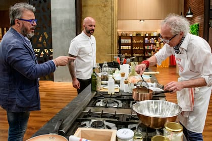 Las recetas de Boy Olmi siempre fueron pensadas y sostenidas en la creatividad. El último domingo, no alcanzó. Un error lo dejó fuera del certamen
