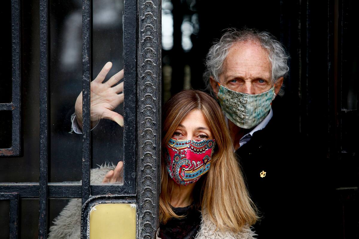 Boy Olmi y Carola Reyna en su casa