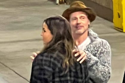Brad Pitt e Inés de Ramón en el concierto de Bono en el teatro The Orpheum, en Los Ángeles, a finales del año pasado