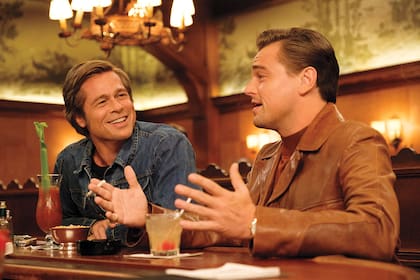 Brad Pitt y Leonardo DiCaprio en Había una vez en Hollywood