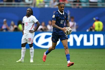 Bradley Barcola marcó el descuento para que Francia quede a dos goles