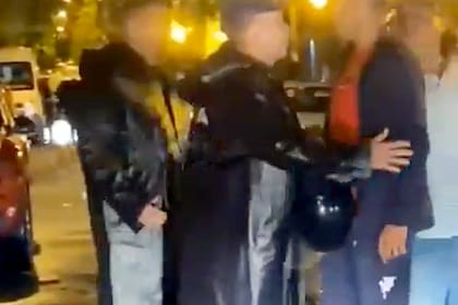 Brahian Alemán fue controlado por un grupo de policías que evitaron que crecieron más la tensión entre el futbolista y algunos fanáticos de Tigre