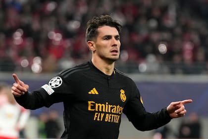 Brahim Díaz celebra tras marcar el gol del Real Madrid en el partido contra Leipzig