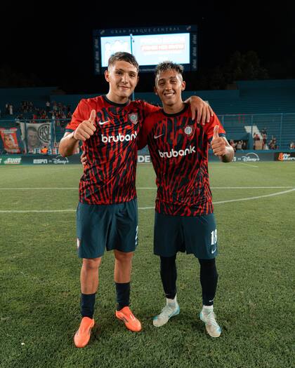 Branco Salinardi y Valentín Escalante, dos de los pibes de las inferiores de San Lorenzo que debutaron en primera