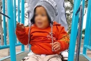 Estupor por el hallazgo de un bebé en un canal de riego y el arresto de sus padres por la muerte