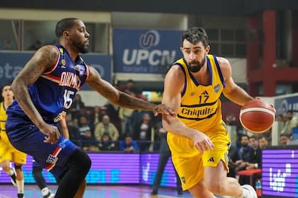 Brandon Robinson marca a Sebastián Vega, ex jugador de Quimsa; Boca le ganó los dos últimos partidos de la serie a La Fusión y lo privó del bicampeonato en la Liga Nacional de Básquetbol.