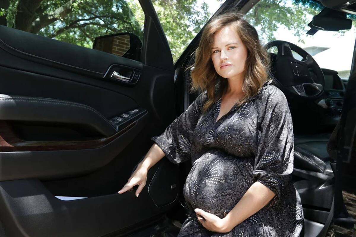 Brandy Bottone fue detenida por conducir por el carril incorrecto mientras estaba embarazada, pero lo justificó con una respuesta que no convenció a los oficiales (Foto: El Universal)