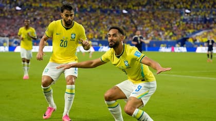 Brasil goleó a Escocia y se clasificó a 16avos de final como líder del Grupo C