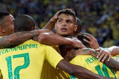 Brasil le ganó a Serbia y quedó primero