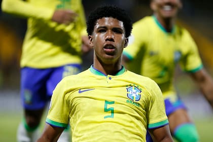 Brasil no cuenta con varias de sus estrellas, pero sí con Andrey Santos, su emblema en el Sudamericano Sub 20