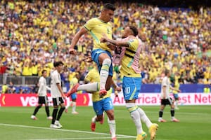 Brasil sufrió, pero le ganó en el sexto minuto de descuento a Japón con un golazo y avanzó a los octavos