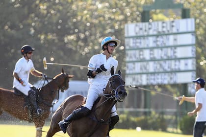 Poroto Cambiaso venía de lograr el Abierto Británico en julio junto a su padre; ahora sumó el trofeo más importante de su carrera en la Argentina.