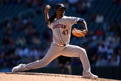 Bravos refuerzan el bullpen al adquirir al derecho Rafael Montero de Astros