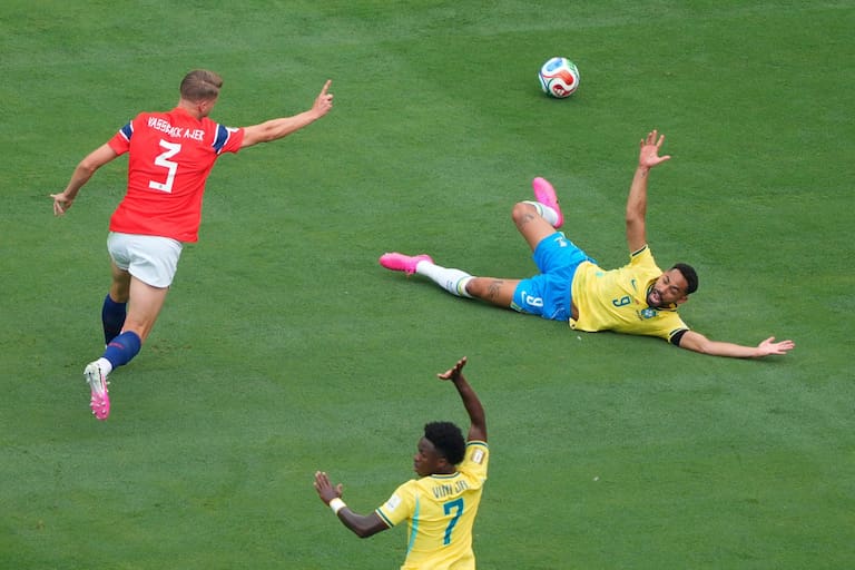 Brazil's Matheus Cunha (9) reacts after he was fouled by Norway's Kristoffer Ajer (3) for a penalty kick during the World Cup round of 16 soccer match between Brazil and Norway in East Rutherford, N.J., near New York, Sunday, July 5, 2026. (AP Photo/Yuki Iwamura)