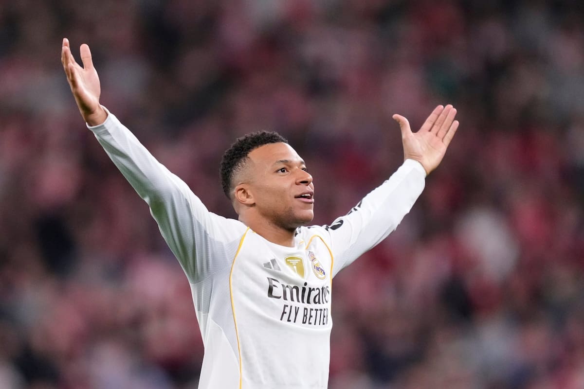 Brazos en alto de Kylian Mbappé para celebrar su gran momento