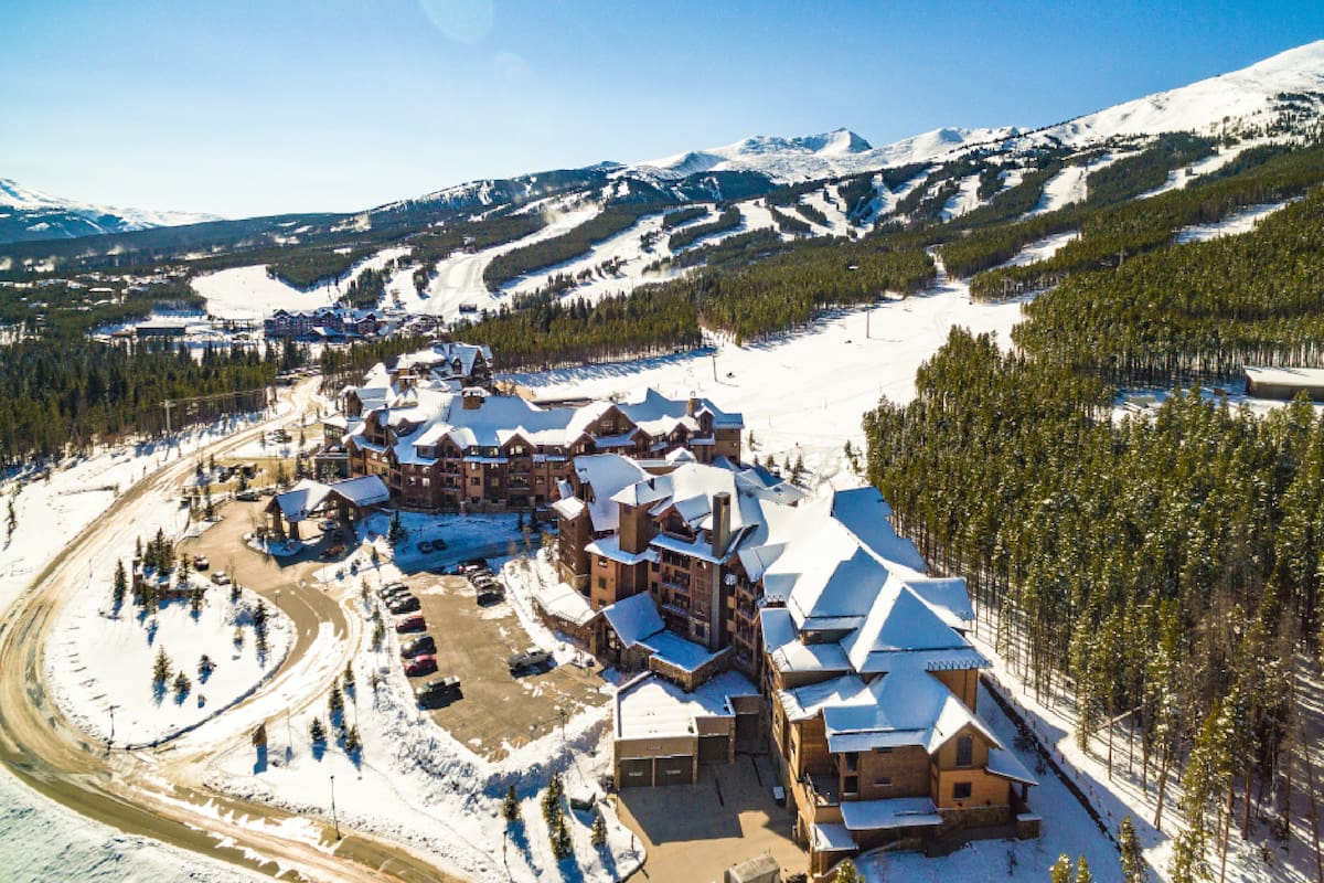 Breckenridge, Colorado (en la foto) es de los mejores pueblos montañosos de EE.UU., según un estudio