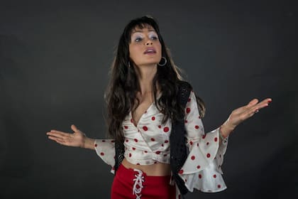 Brenda Asnicar como Gilda