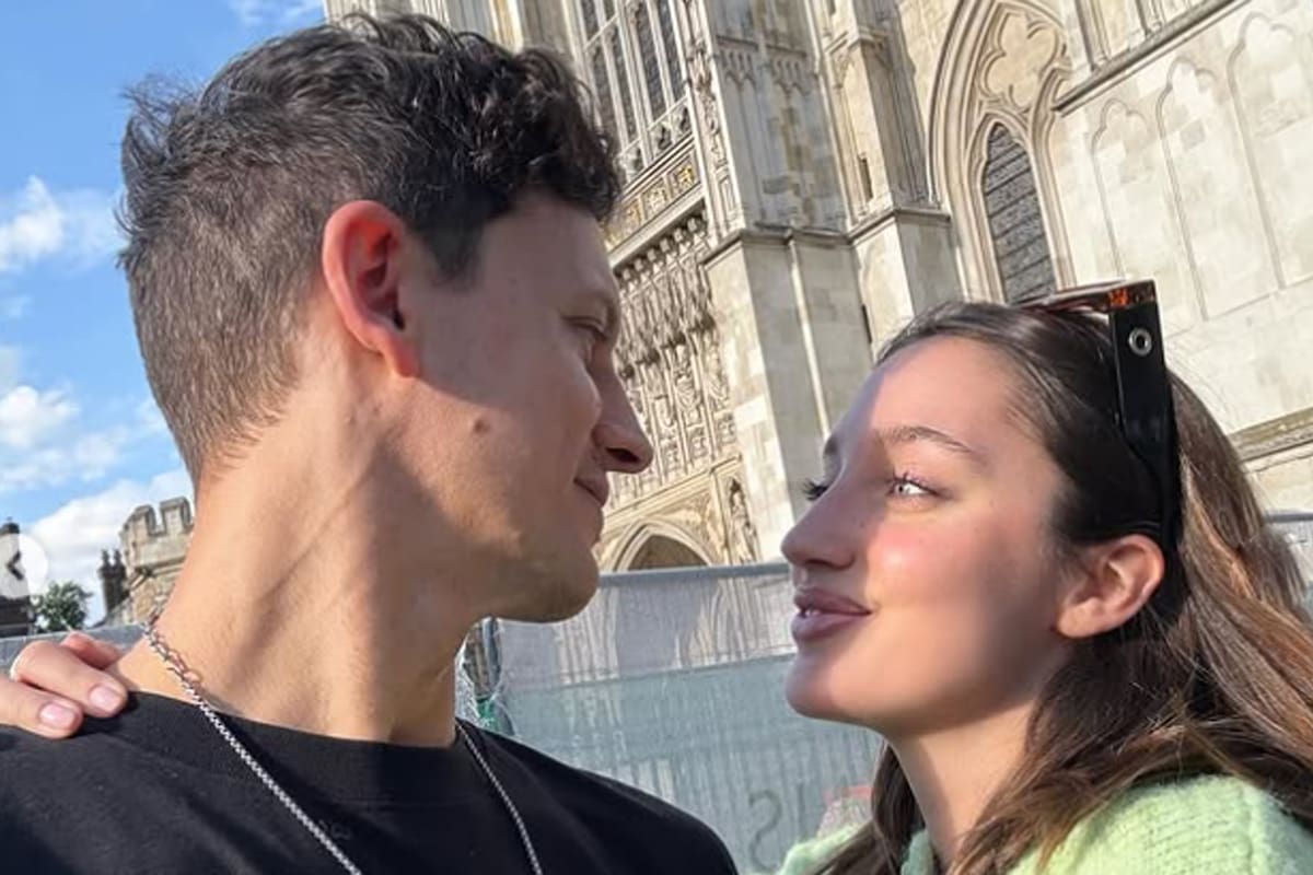 Brenda Di Aloy se comprometió con su novio, Sebastián Freidzon