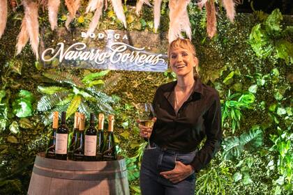 Brenda Gandini disfrutó del atardecer invitada por Navarro Correas