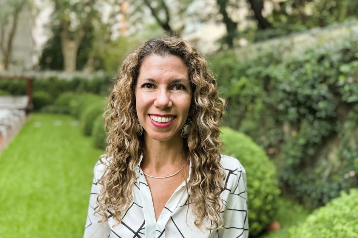 Brenda Punsky hace terapia individual, familiar y grupal, desde una perspectiva informada en el trauma