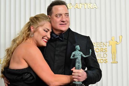 Brendan Fraser y Jeanne Moore se muestran juntos, pero poco se sabe de su relación