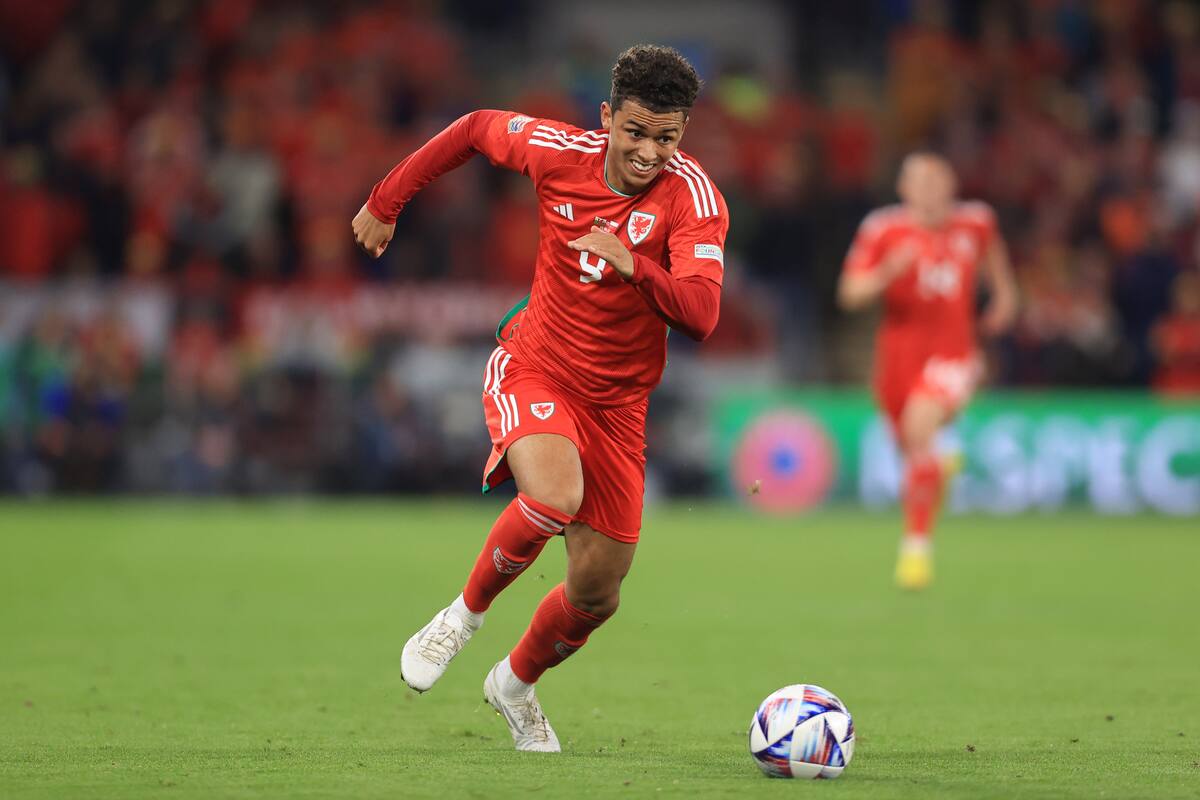 Brennan Johnson, nacido en Nottingham, Inglaterra, será uno de las figuras de Gales en su primer Mundial en 64 años