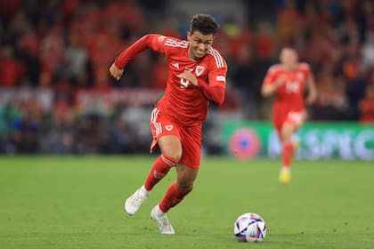 Brennan Johnson, nacido en Nottingham, Inglaterra, será uno de las figuras de Gales en su primer Mundial en 64 años