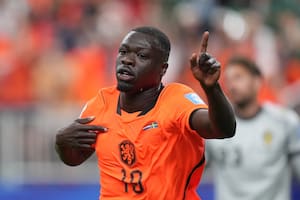 Países Bajos arrancó con todo también la segunda etapa y se pone 3-0 ante Suecia