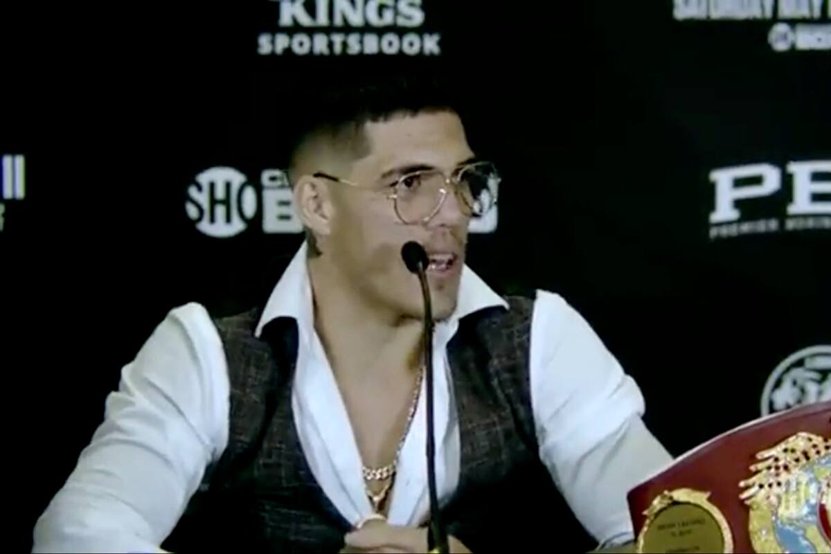 Brian Castaño, en rueda de prensa antes del segundo combate contra Charlo