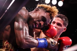 Brian Castaño ya ganó dos rounds claves para la revancha con Charlo