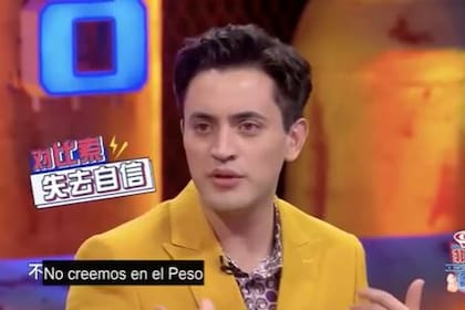 Brian González, el joven bonaerense que explicó el fenómeno de la inflación argentina en la televisión china y fue furor en redes
