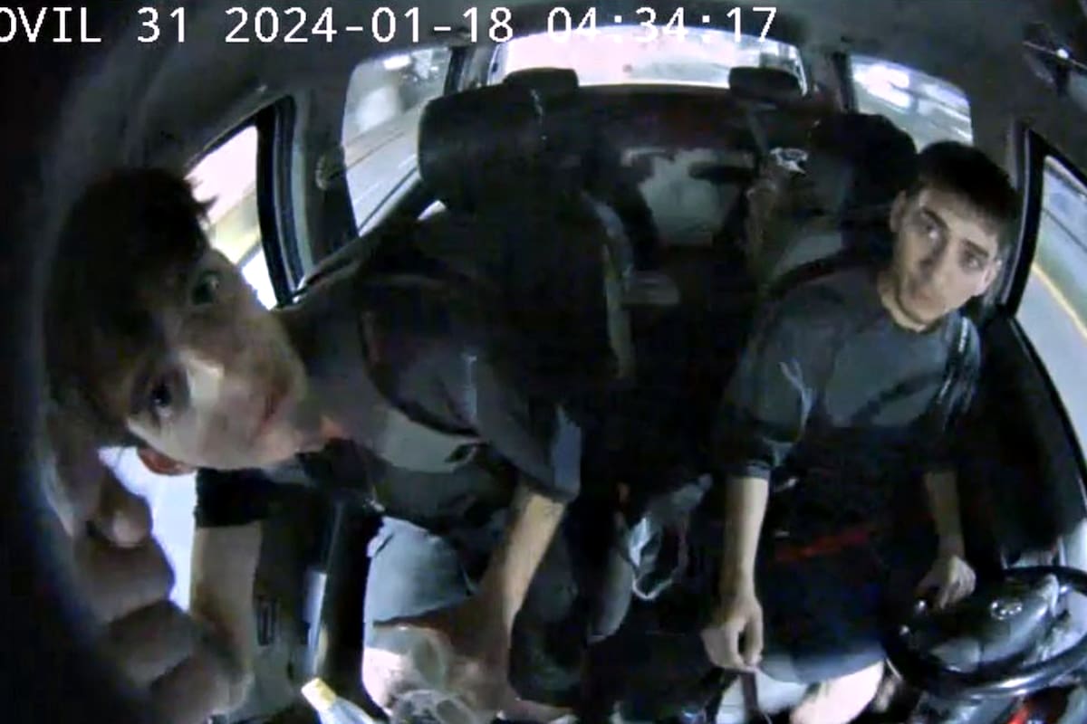 Brian Huber (24) y Brandon Fiore (21) fueron detenidos tras robar una patrulla municipal en Vicente López.