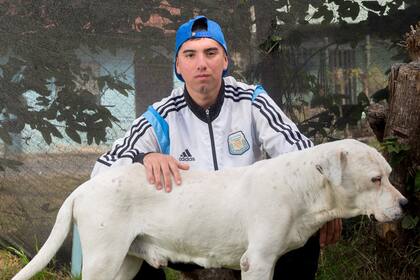 Brian Landriel: "Si pasa un patrullero, lo más seguro es que pare a pedirme documentos aunque yo no esté haciendo nada malo"