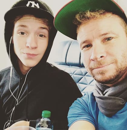 Brian Littrell y su hijo Baylee ThomasI