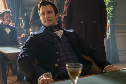 La temporada 3 de la serie dejó a Benedict Bridgerton queriendo vivir a pleno su libertad en cuestiones del amor, pero parece que en la vida real el actor encontró a su amada