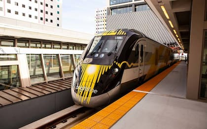 Brightline es el tren de alta velocidad, un lujo que conecta con varias atracciones de interés