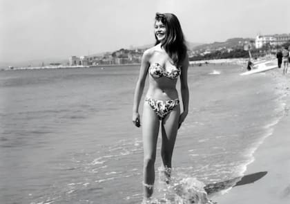 Brigitte Bardot ayudó a popularizar el bikini en los años cincuenta, después de protagonizar Manina, la chica del bikini