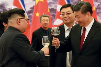 Brindis entre Kim y Xi