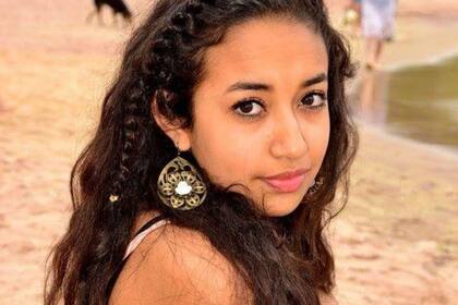 Brisa tiene 15 años y el jueves fue a pagar la cuota del colegio a la Cámara de Comercio de Adrogué. Su familia no supo nada más de ella y ahora la buscan con desesperación.