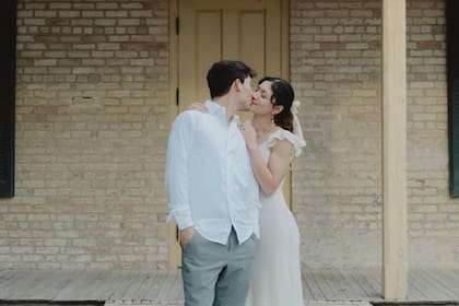 Bristol Flores junto a su ahora esposo, Adrián Ambriz