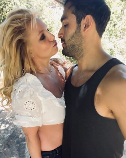 Britney dice que no se le ha permitido casarse con su novio Sam Asghar