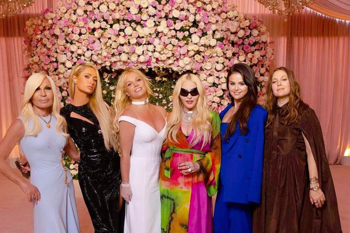 Britney Spears en su boda, junto a sus invitadas especiales: Donatella Versace, Paris Hilton, Madonna, Selena Gomez y Drew Barrymore