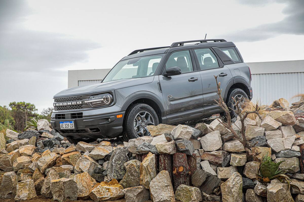 Bronco Sport, el legendario todoterreno de Ford está de vuelta para llevar la aventura aún más lejos, con prestaciones innovadoras, tecnología y la máxima resistencia para disfrutar del camino.