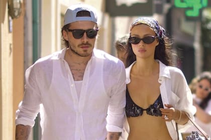 Brooklyn Peltz Beckham y su mujer, Nicola Peltz Beckham, en el centro de una polémica